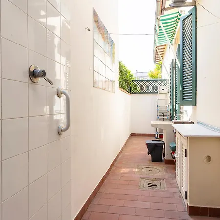 Daire Charming Near The Sea With Patio!
